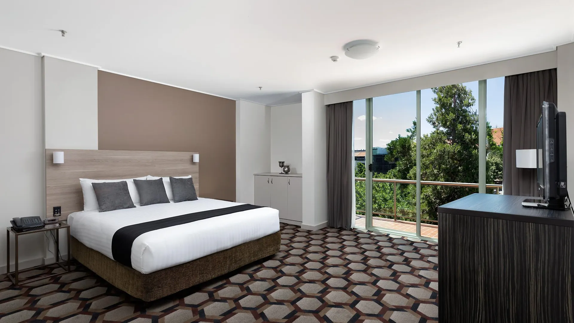 Rydges Canberra 4*,  Australia