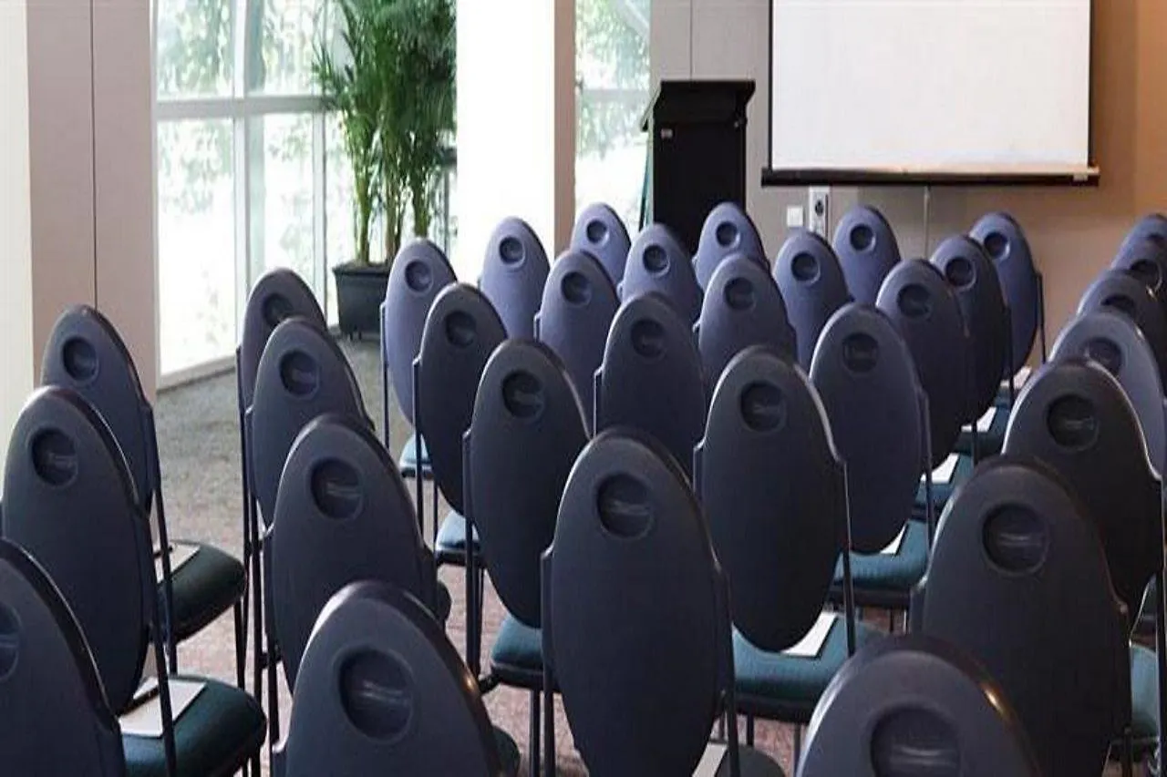 Rydges Canberra Hotel