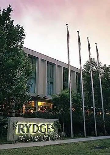 Rydges Canberra 4*,