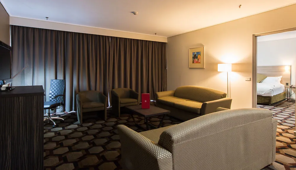 Rydges Canberra 4*,