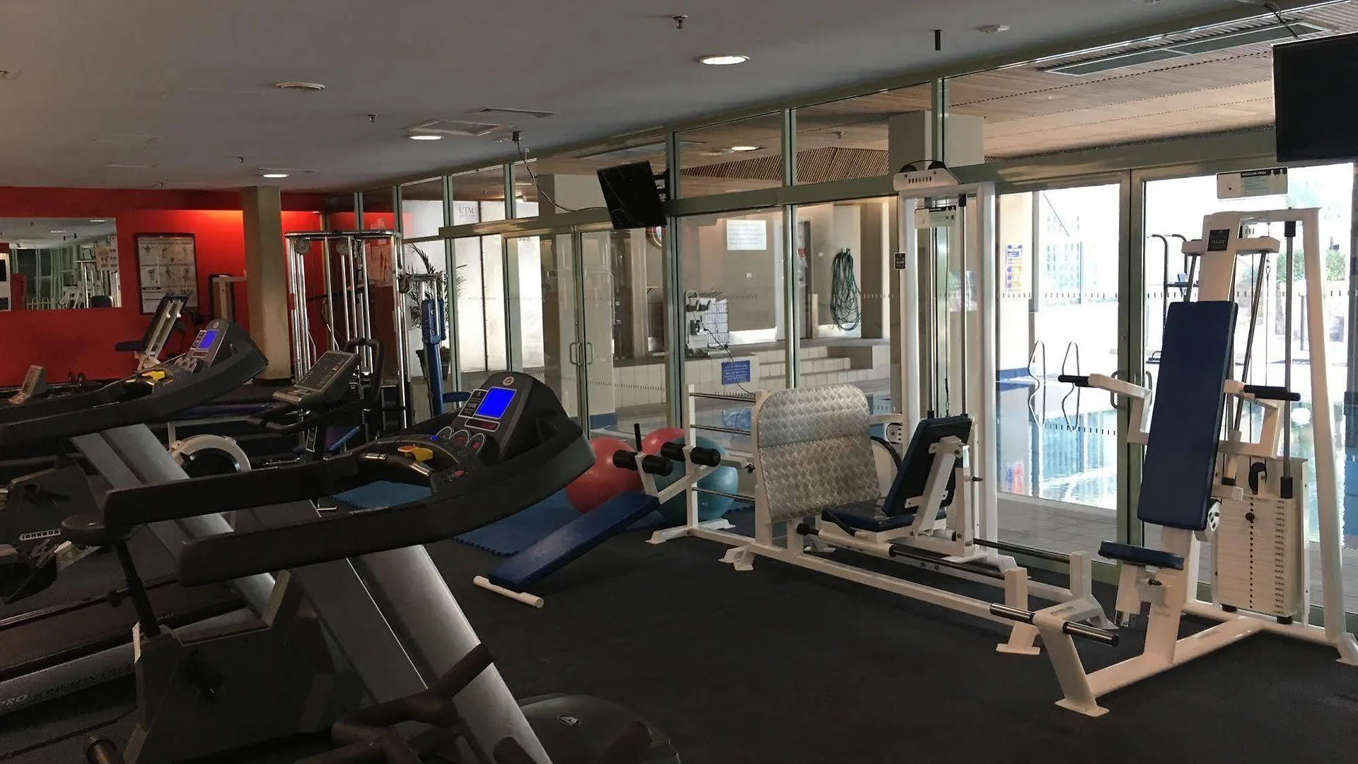 Rydges Canberra 4*,
